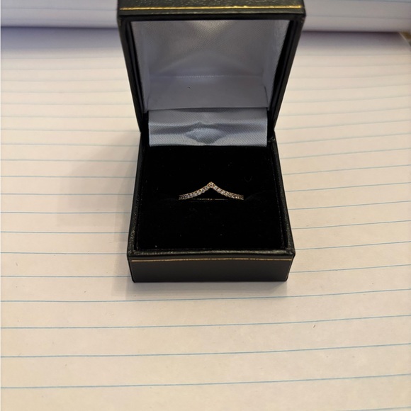 Pandora Gold V-Shaped Ring - Picture 2 of 3